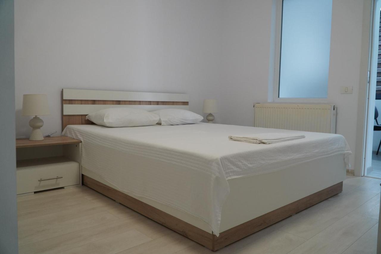 Vila Exclusive Targu Jiu Bagian luar foto
