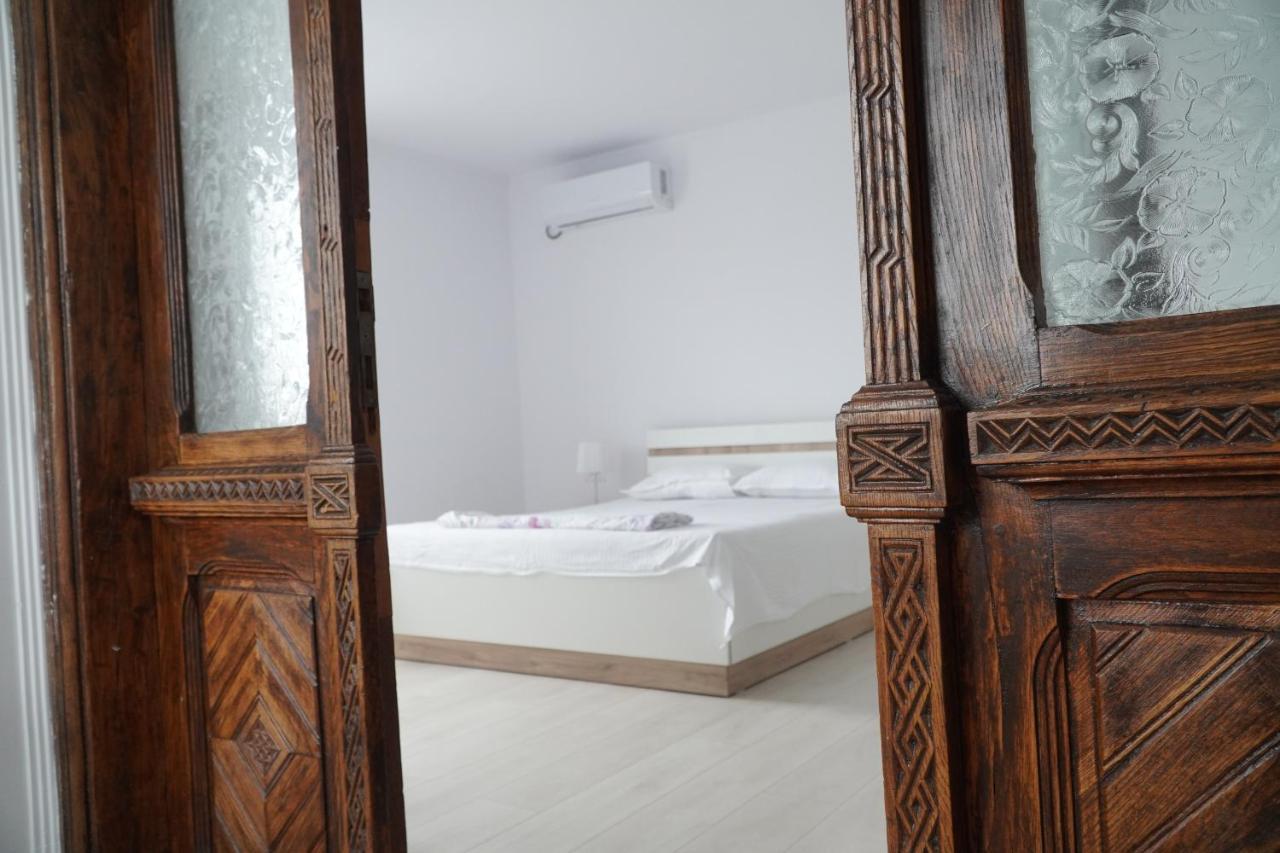 Vila Exclusive Targu Jiu Bagian luar foto